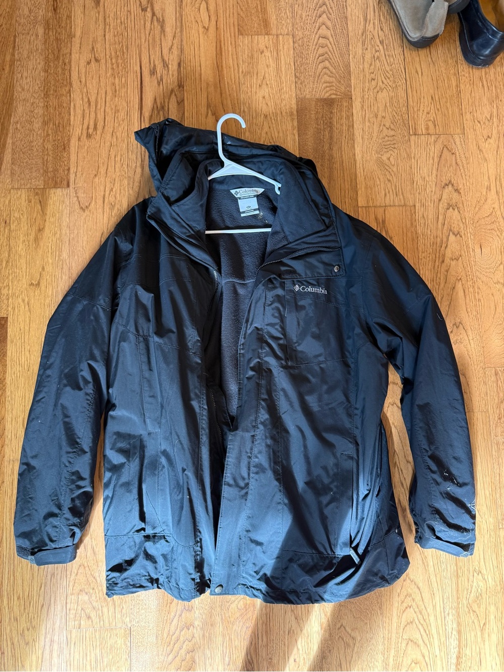 Columbia Men's Black Hooded Rain Jacket